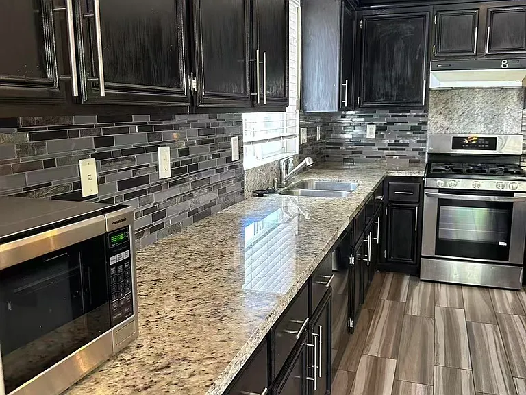 22412 Hawthorn Ave — Photo 7