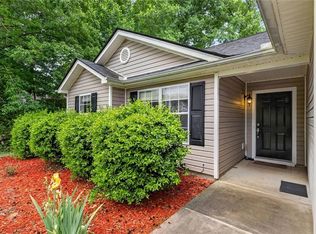 466 Raymond Dr, Winder, GA 30680