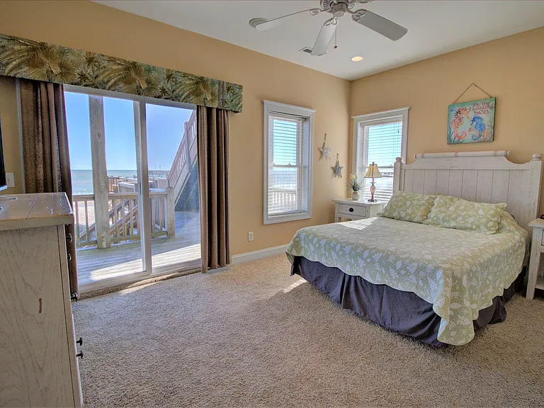 211 Goldsboro Dr — Photo 15