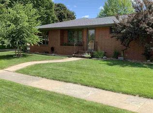 1104 10th St, Sheldon, IA 51201