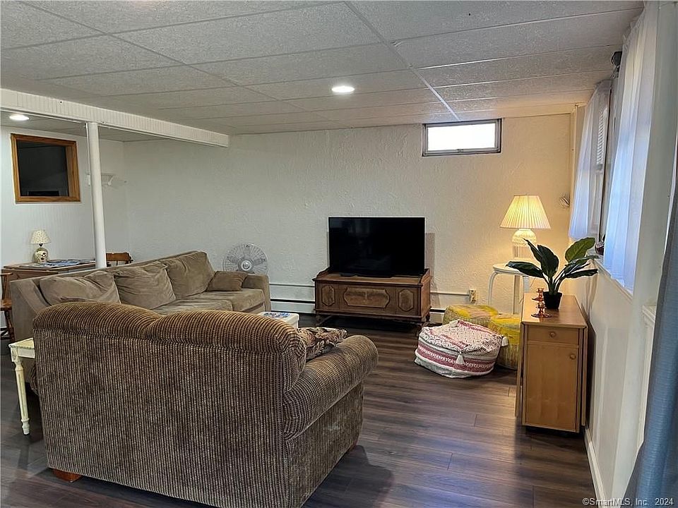 386 Pumpkin Hill Rd, Ledyard, CT 06339 Zillow