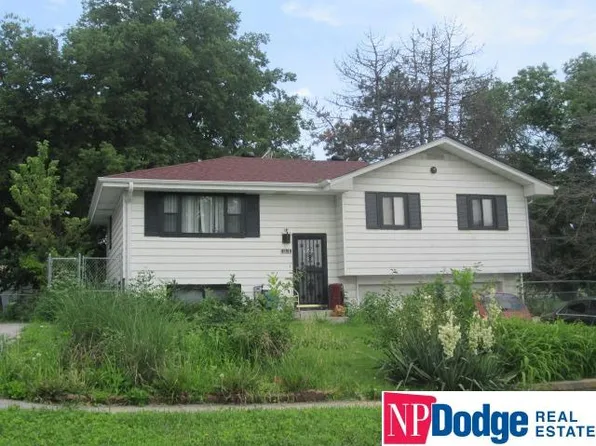 5618 N 49th St, Omaha, NE 68104