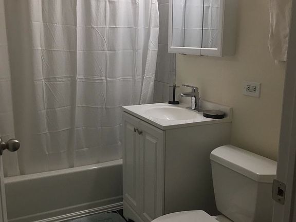 3rd image of 3912 N Mozart St