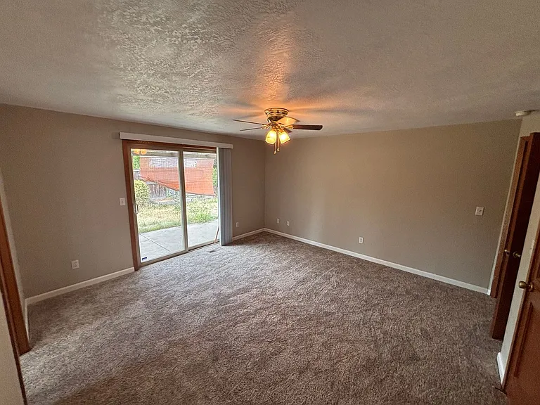 3052 Gary Dr — Photo 18