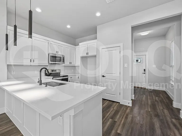 4207 Scarsdale Ln — Photo 5