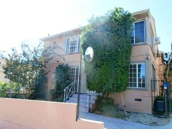 5th image of 1023 N San Vicente Blvd