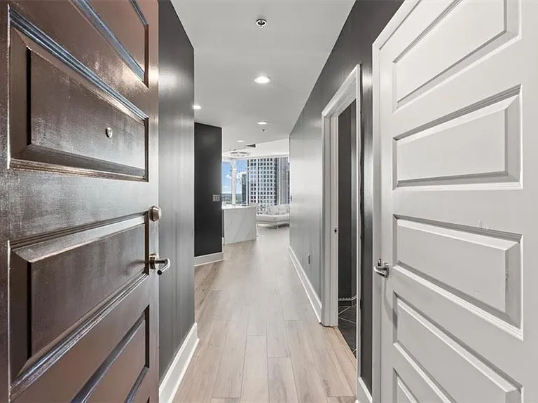 1080 Peachtree St NE #2110 — Photo 27