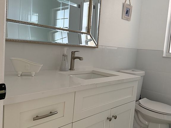 2nd image of 5321 Bayshore Ave