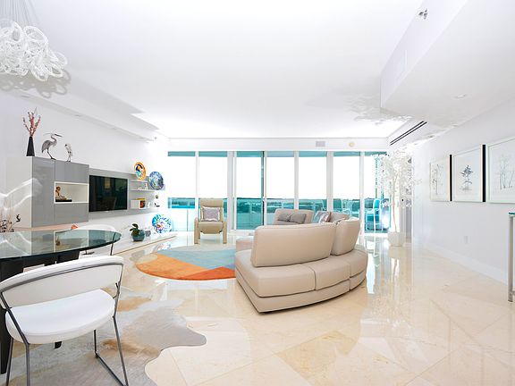 3rd image of 1000 S Pointe Dr APT 1202
