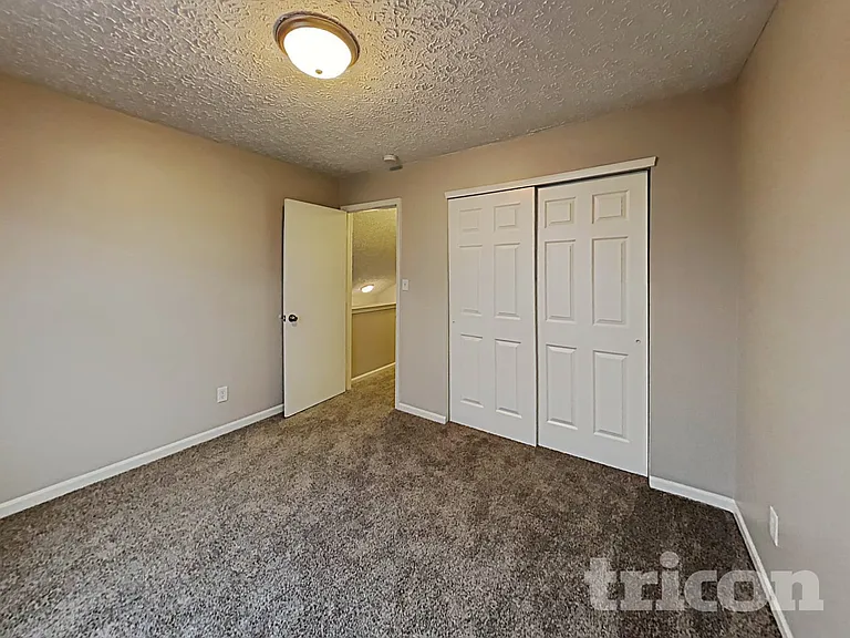 4475 Connaught East Dr — Photo 9