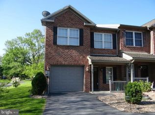 329 Stonegate Cir S, Chambersburg, PA 17201