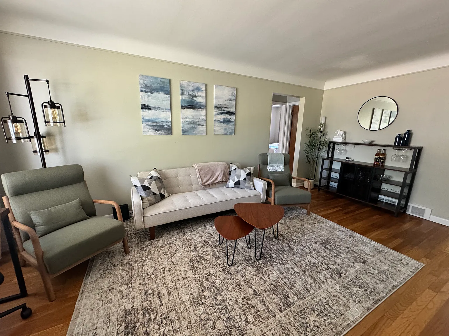 1222 E Lincoln Ave — Photo 2