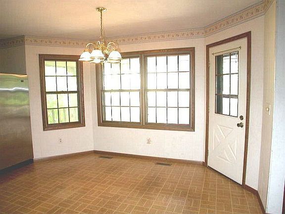 4th image of 1749 15th St NE
