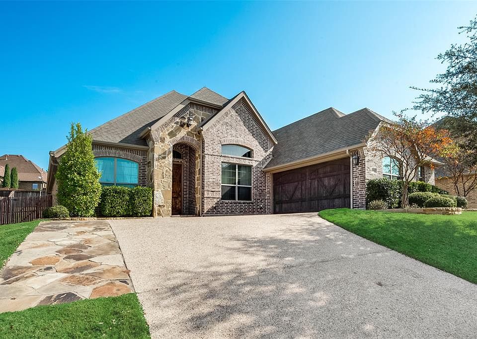 1st image of 1018 Crown Valley Dr