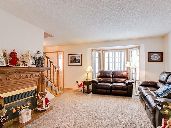 4th image of 3043 Walter St