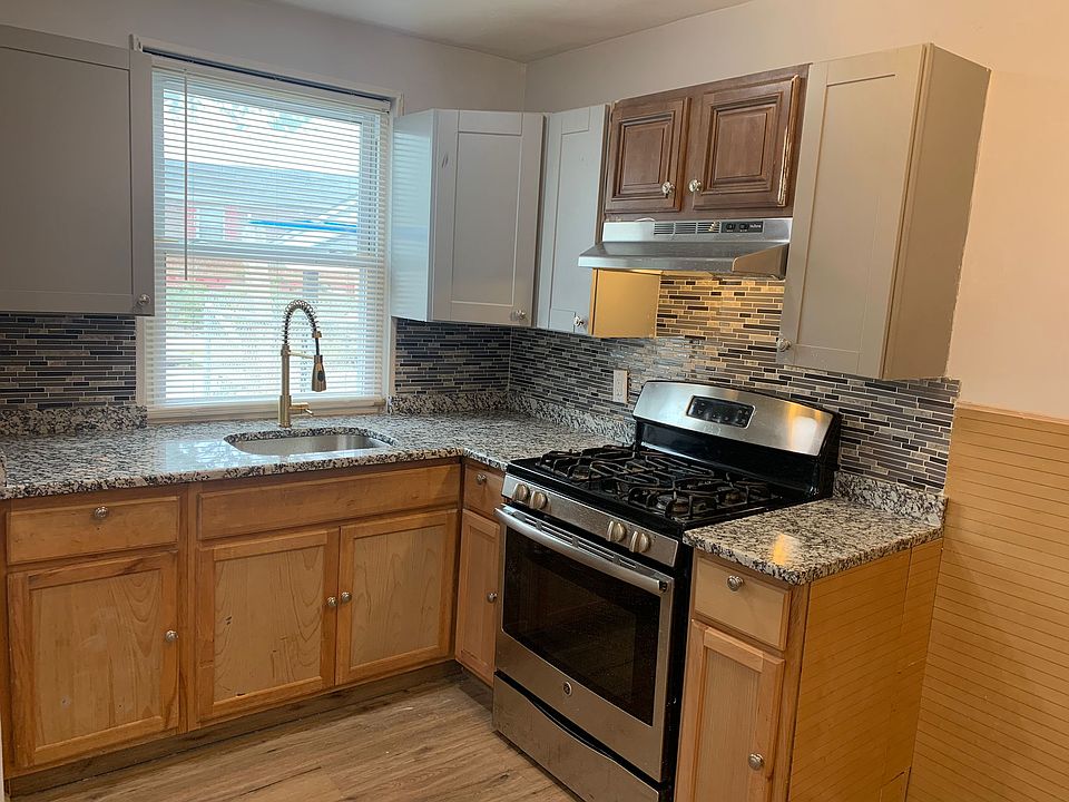 Kitchen with Granite countertops