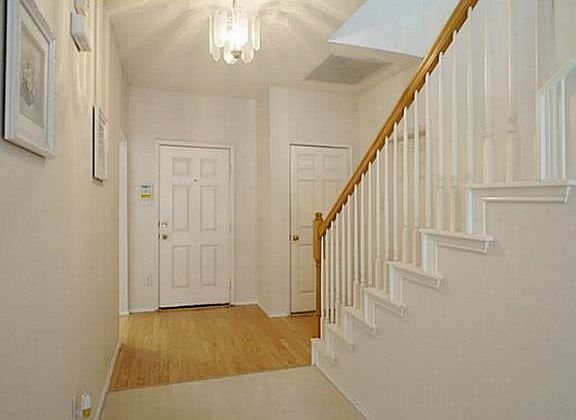 3rd image of 808 E Huitt Ln