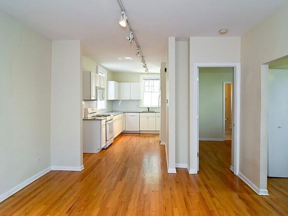 4th image of 1710 N Fern Ct #1