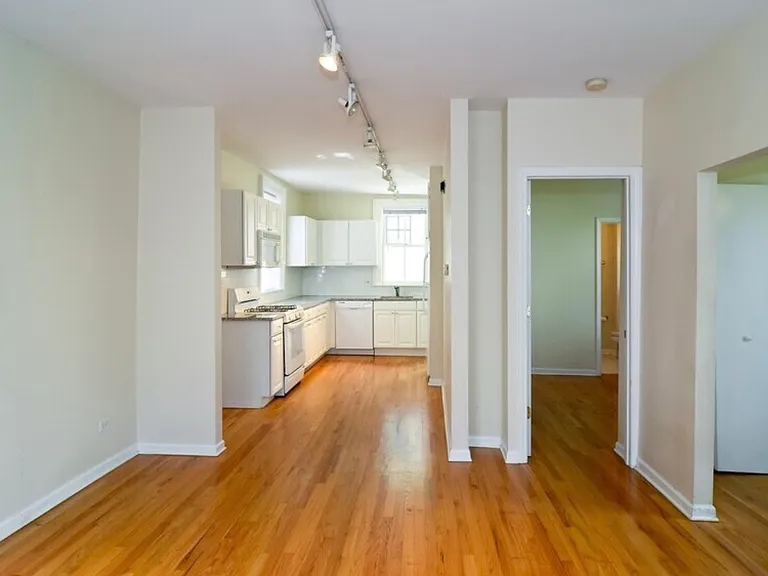 1710 N Fern Ct #1 — Photo 4