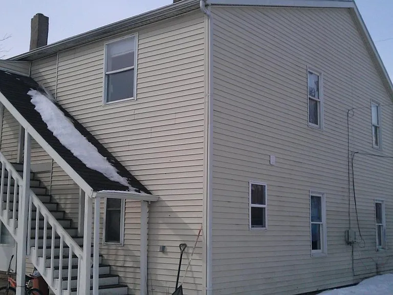 614 3rd St #3 — Photo 2