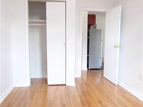 4th image of 341 W 45th St APT 302