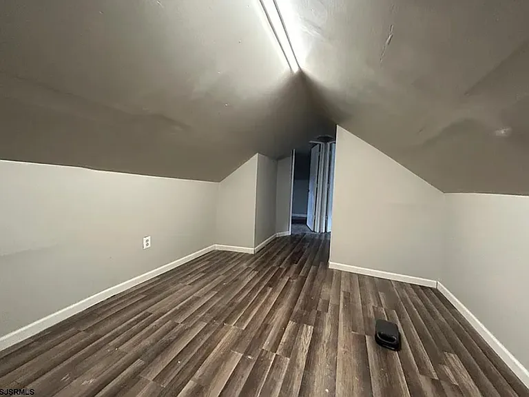 1405 Langston Ave — Photo 10