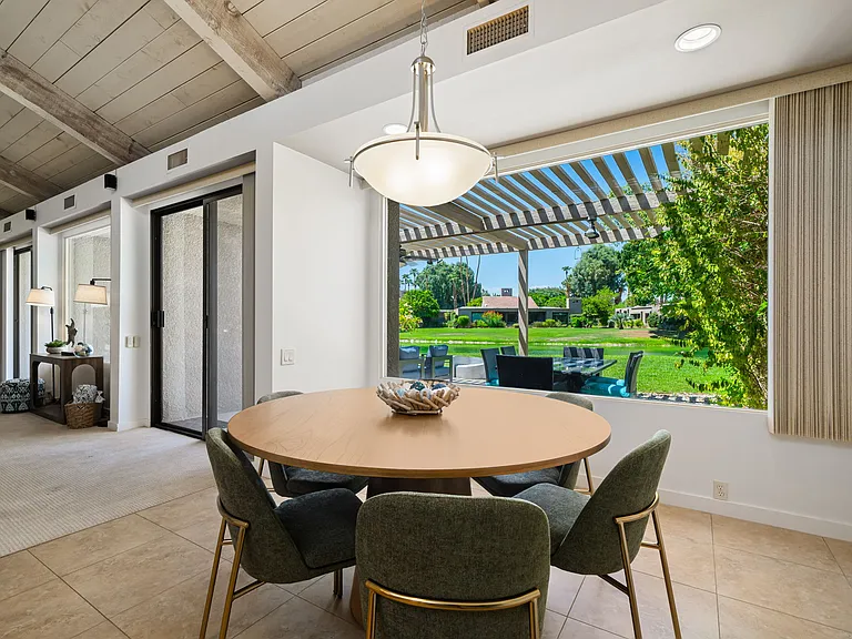 521 Desert West Dr — Photo 4