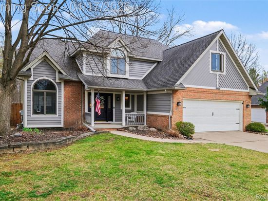 2228 Lost Creek Dr, Flushing, MI 48433