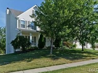 817 Stonewood Bend Dr, Lake Saint Louis, MO 63367