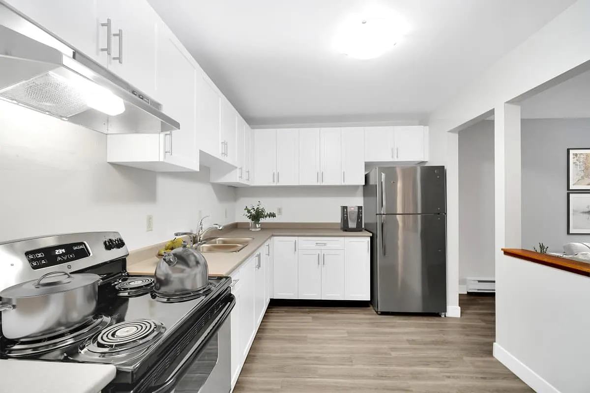 Queen Anne Apartments — Photo 1