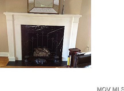 4th image of 2406 Elm St