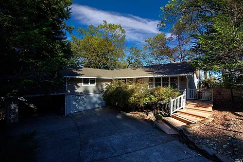143 Ridgecrest Dr Photo 1