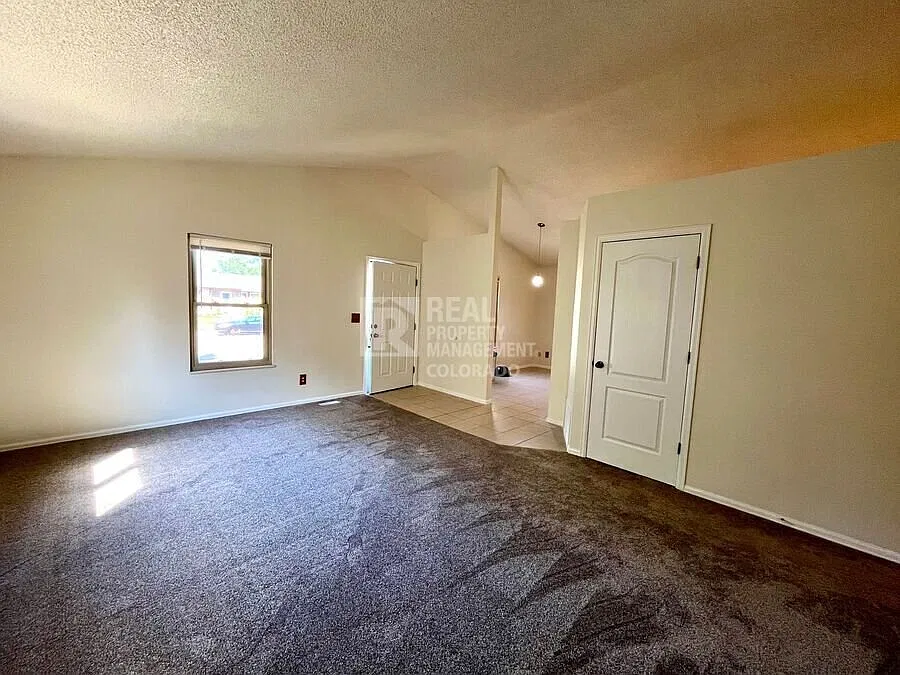 Central AC, Sunroom Oasis & Great Storage in Established Neighborhood — Photo 3
