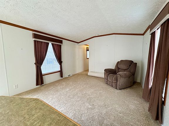 3rd image of 1544 Pinegrove Way