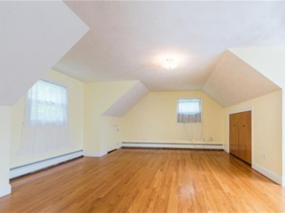 1st image of 200 Moorland Ave