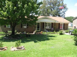 217 Fairlane Dr, Roanoke Rapids, NC 27870