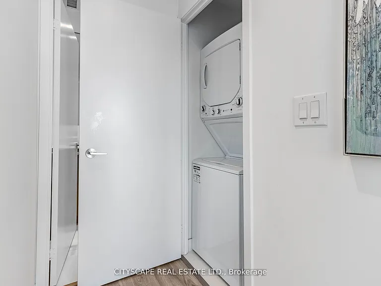 20 Edward St N #1302 — Photo 21