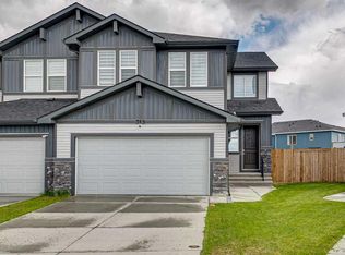 313 S Marina Ky, Chestermere, AB T1X 1Y6