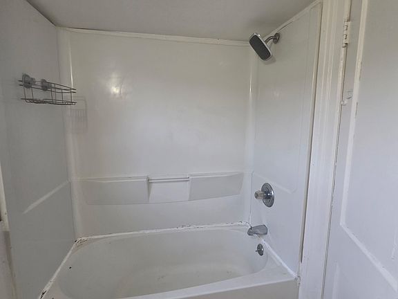3rd image of 225 Summit Ave APT 3