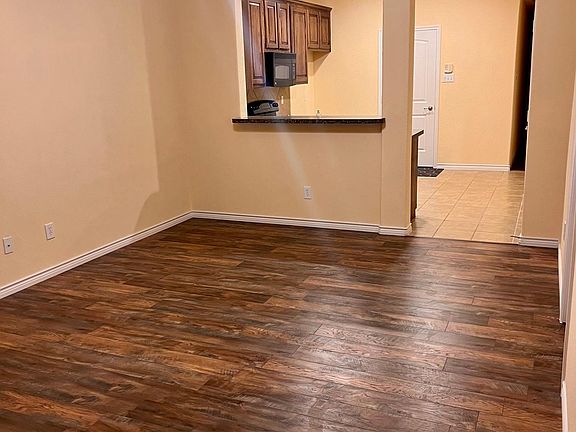 2nd image of 2129 Colby Ln #2129