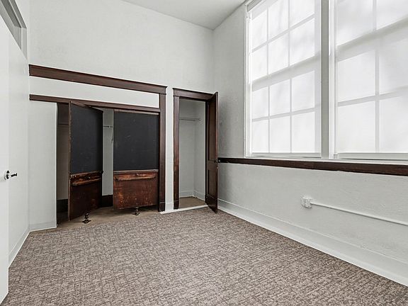 2nd image of 1100 3rd Ave #5