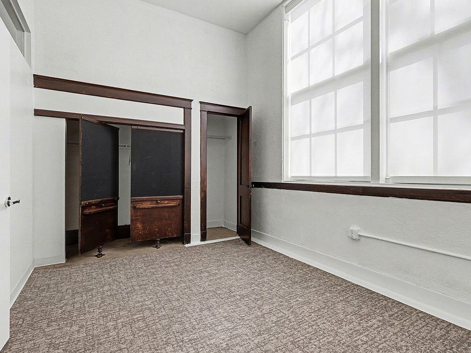 1st image of 1100 3rd Ave #207