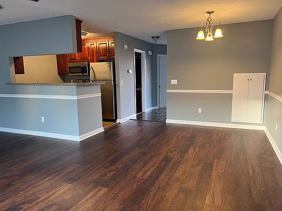 4th image of 112 Claremont Ave
