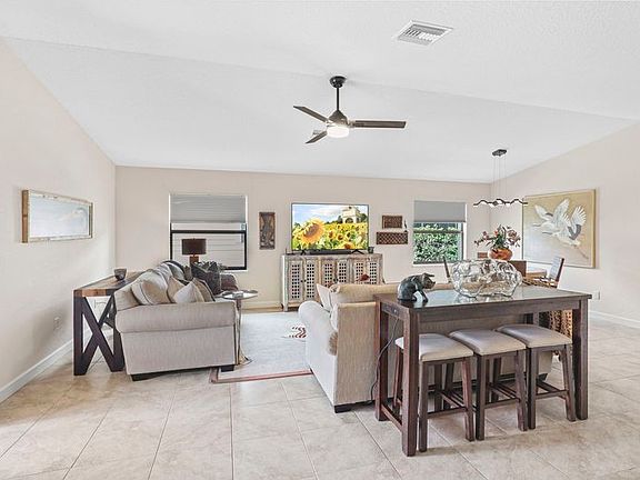 4th image of 32 Ipanema Way