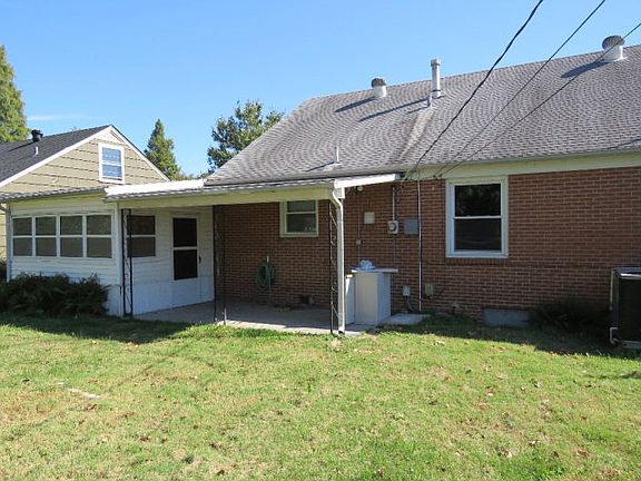 3rd image of 2418 S Griffith Ave