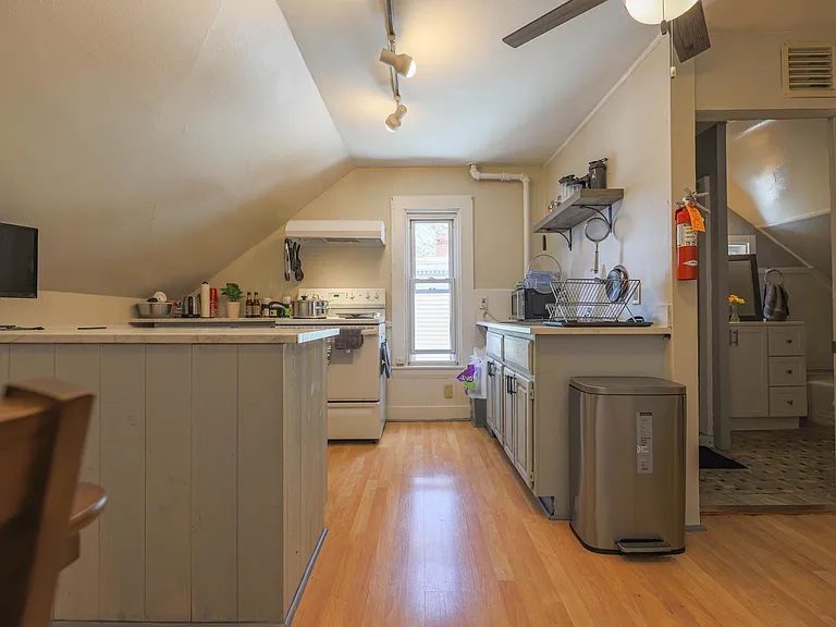 71 Sheridan St #3 — Photo 8