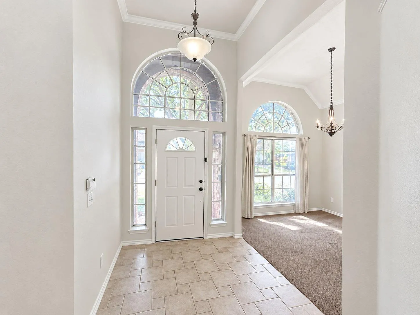 3 bed, 2.0 bath, 1796 sqft, $2,500 — Photo 3