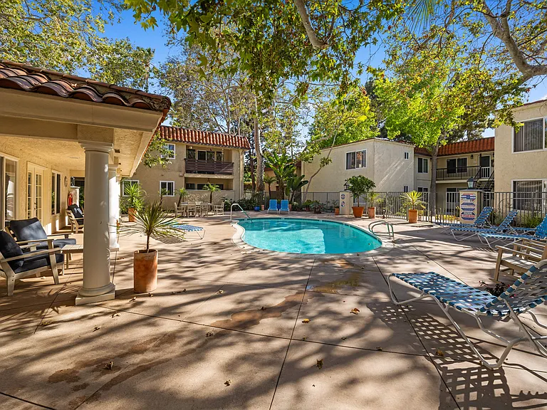 Los Patos Apartments — Photo 6