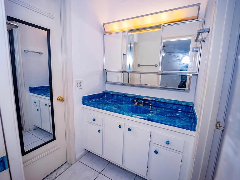 3240 Ridge Hill Rd #C — Photo 10