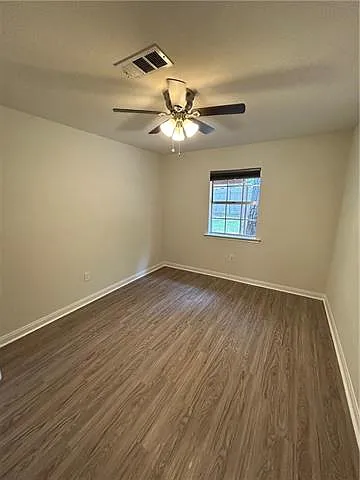 3 bed, 2.0 bath, 1943 sqft, $1,975 — Photo 3